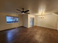 Building Photo - 4493 Lynbrook Loop