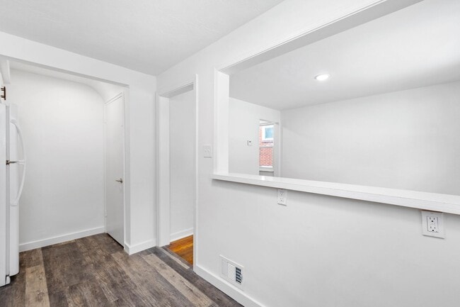 Building Photo - AVAILABLE MAY 1ST! UPDATED THROUGHOUT! 3-bedroom in Beechview!