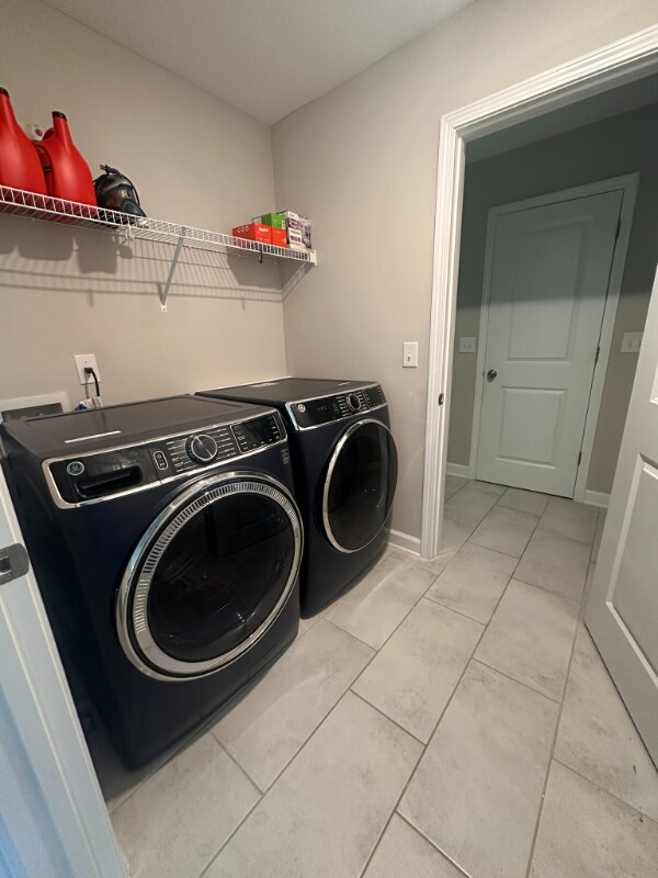 Building Photo - 6060 Ashborough Park