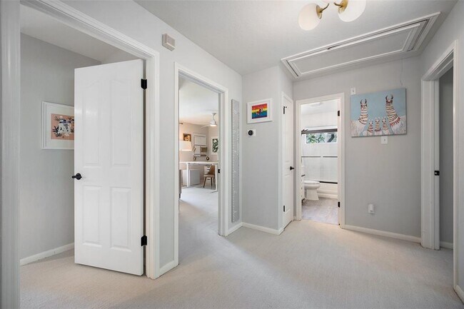 Building Photo - 6915 Gentle Oak Dr