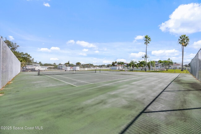 Building Photo - 194 Queens Ct