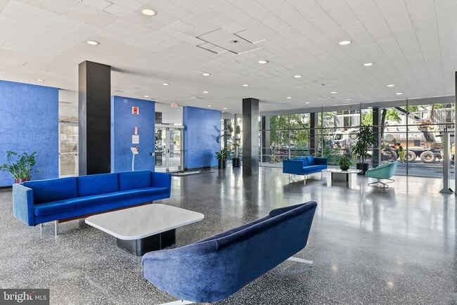 Building Photo - 1301 Delaware Ave SW