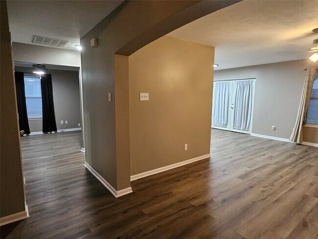 Building Photo - 19411 Ambrosia Falls Dr