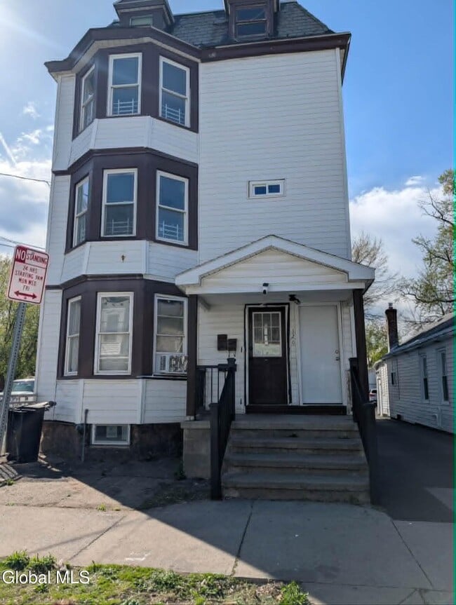 Building Photo - 120 Degraff St