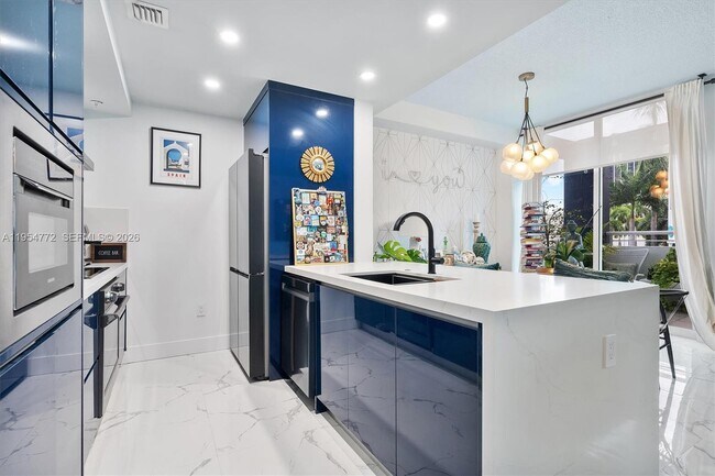 Building Photo - 275 NE 18th St