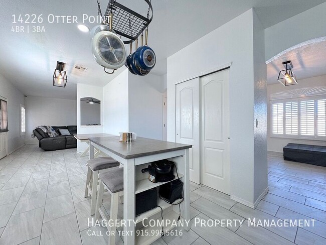 Building Photo - 14226 Otter Point Ct