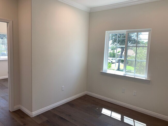 Building Photo - 5350 McCulloch Ave