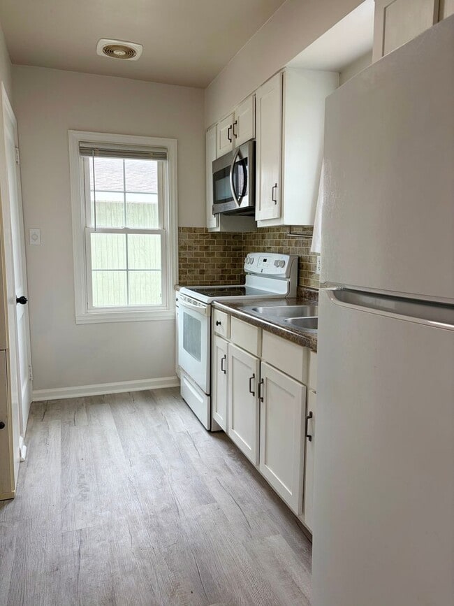 Building Photo - Modern Thought and Design!