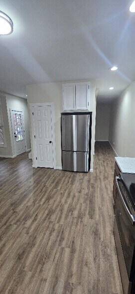 Building Photo - 4344 Decoursey Ave