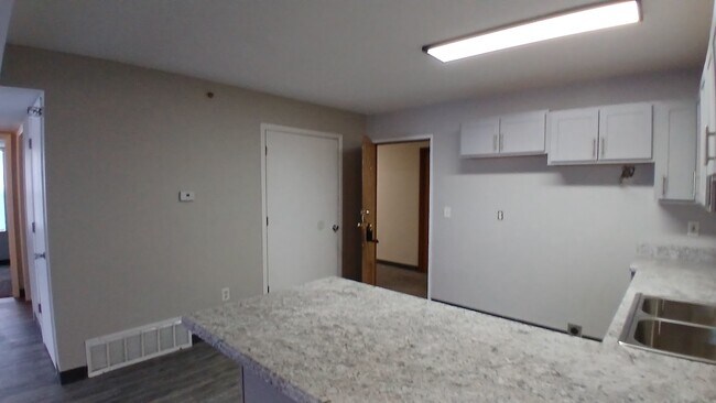 Building Photo - 60 Miller Ave SW