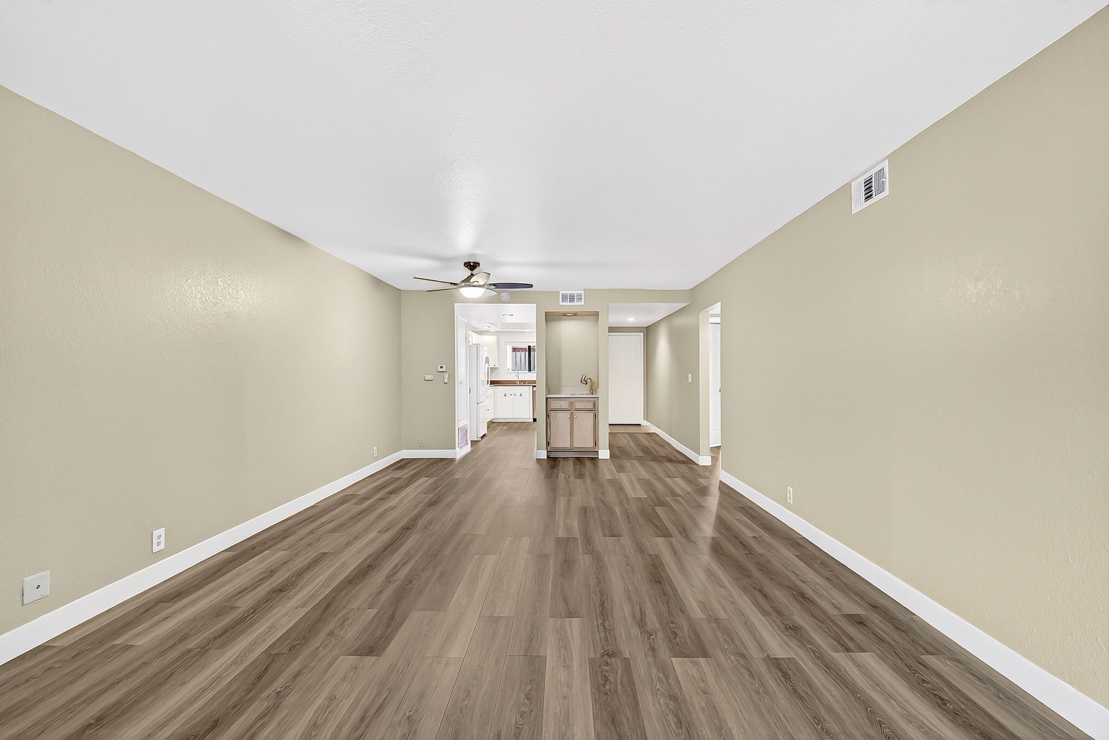 Building Photo - 2001 E 21st St