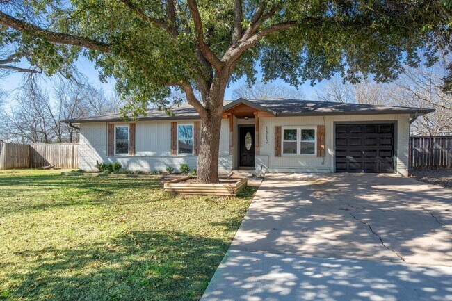 Building Photo - 1512 W Mesa Park Dr