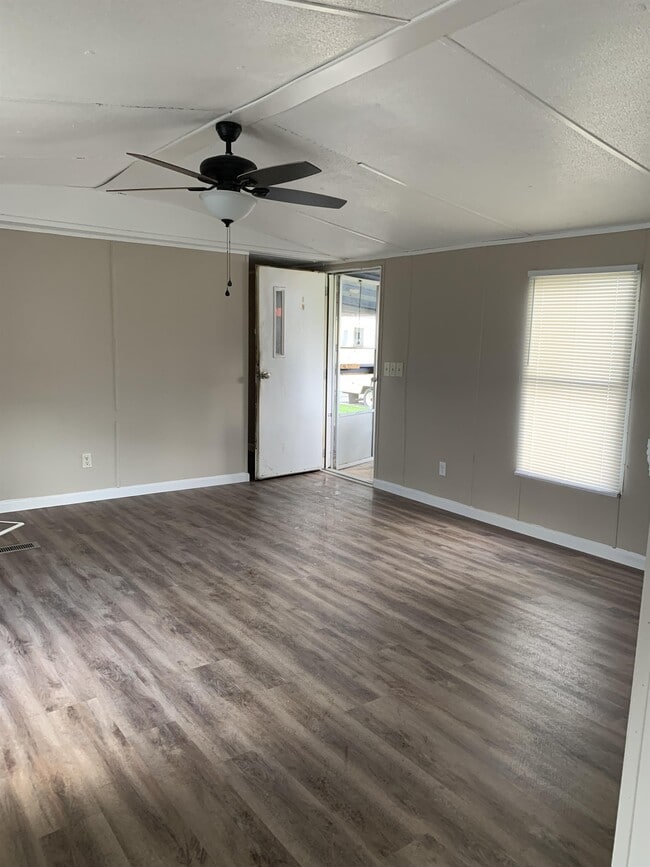 Building Photo - 53 Yoakum Cir