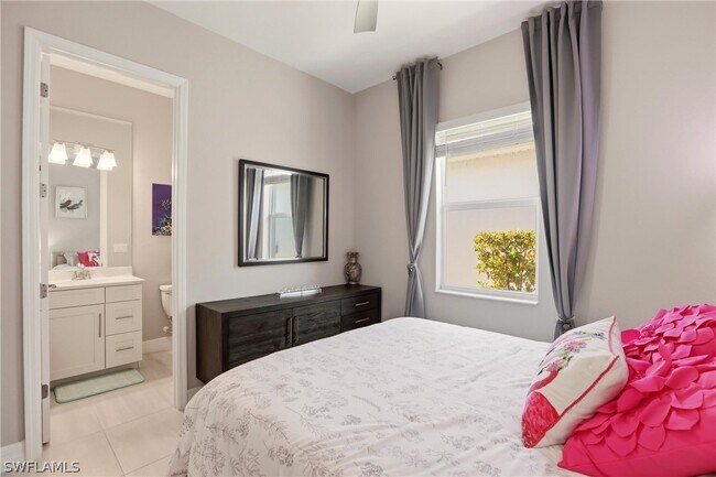 Building Photo - 13615 Blue Bay Cir