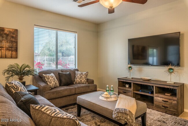 Building Photo - 1546 E Azalea Dr