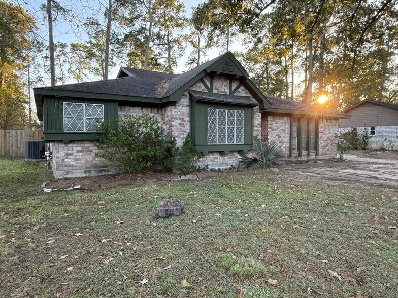 Building Photo - 422 Gamewood Dr