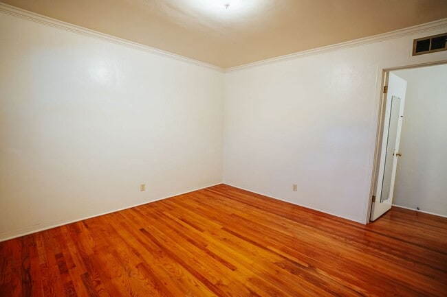 Building Photo - 1911 H St