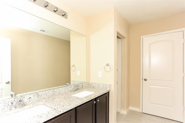 Building Photo - 1421 Park Trails Blvd