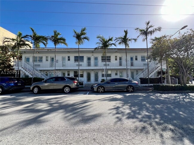 Building Photo - 450 77th St