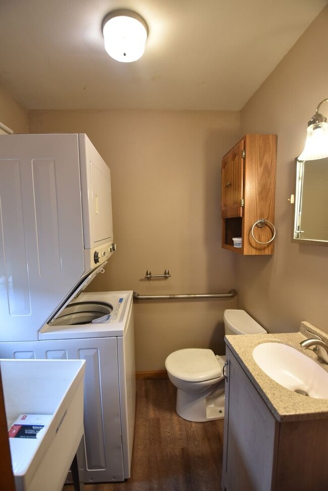 Building Photo - Mishawaka 3 bed 1 1/2 bath by Marion Highs...