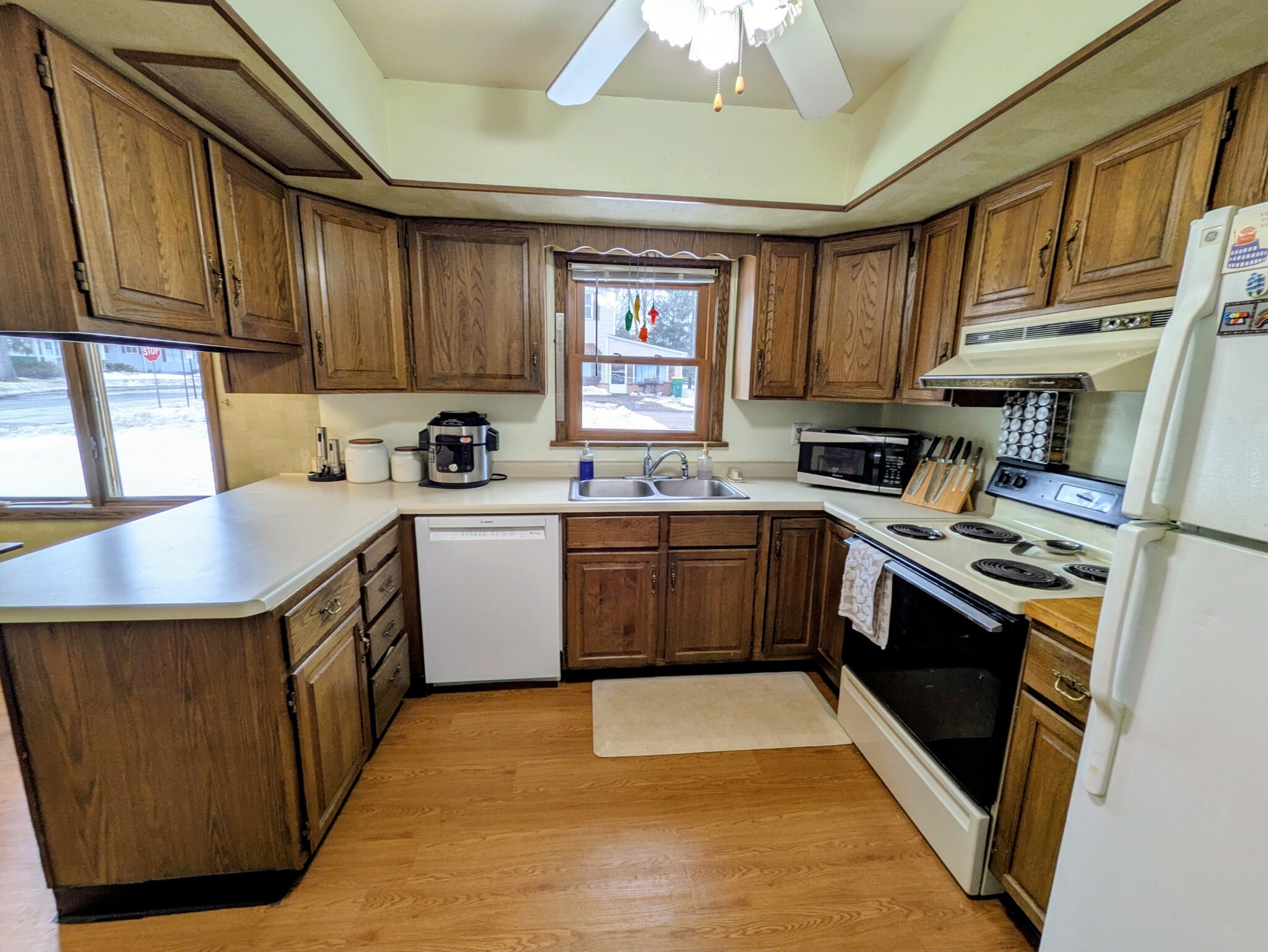 Building Photo - 125 W Saint Marie St