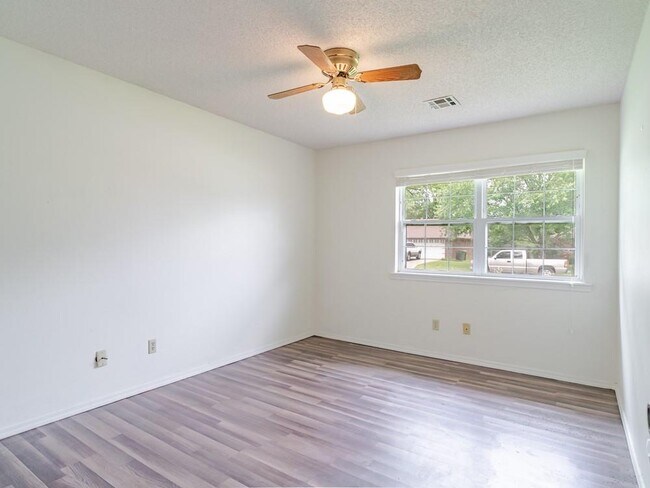 Building Photo - 1005 N Flamingo Rd