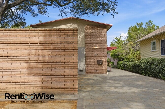 Building Photo - 569 Addison Ave