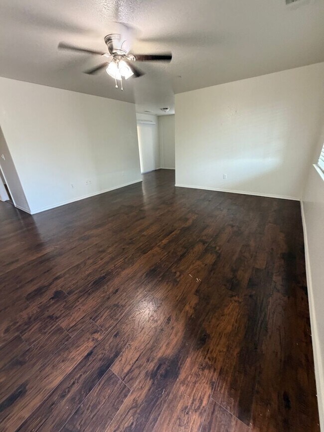 Building Photo - 1501 Arnold Ct