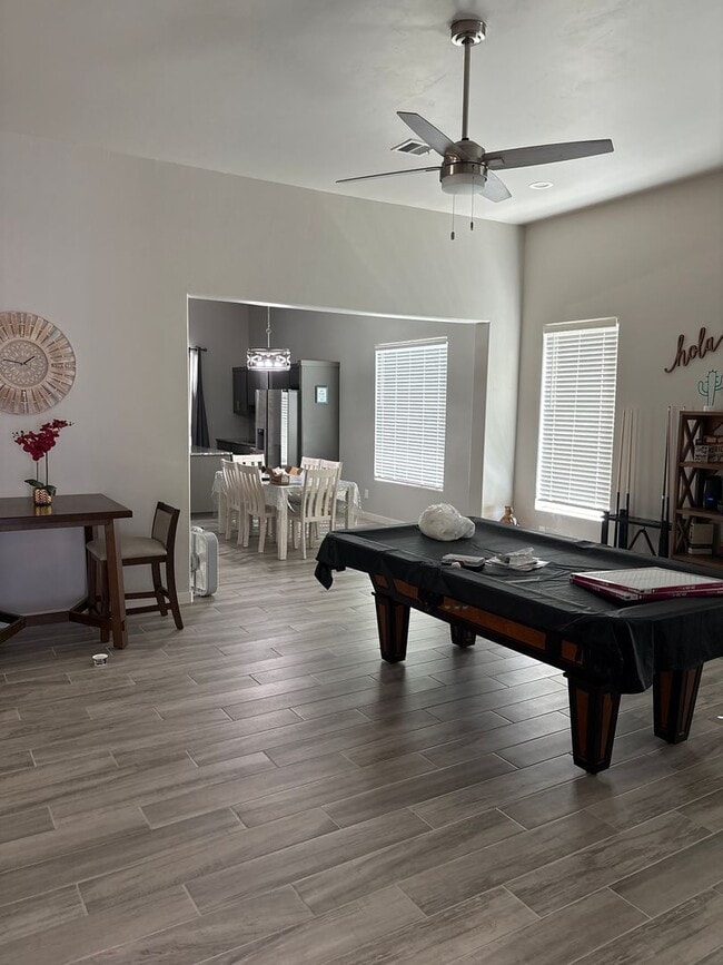 Building Photo - 3 bedroom 2.5 bath home in West El Paso!