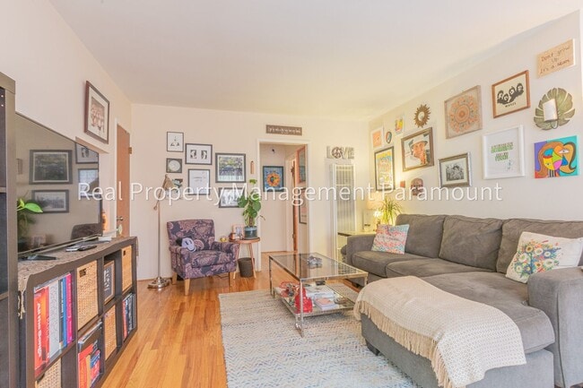 Primary Photo - Really nice apartment close to the Grove