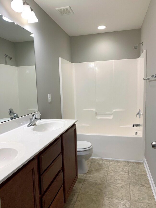 Building Photo - 2208 Sunny Cove Dr