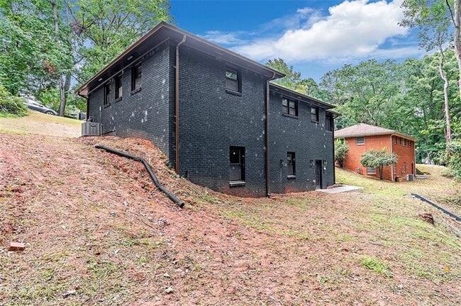 Building Photo - 1300 Aniwaka Ave SW