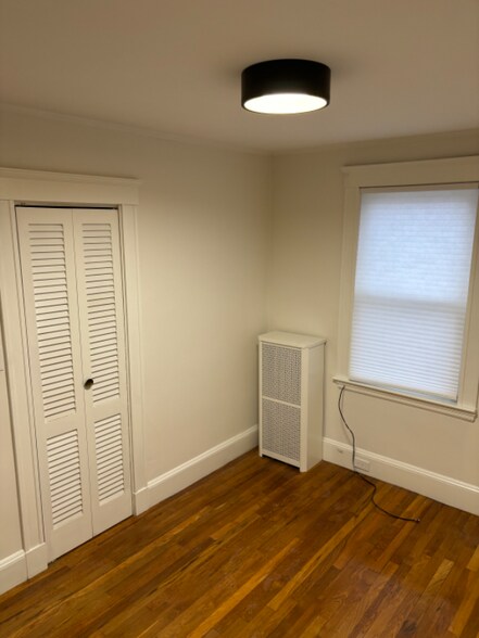 Building Photo - 1308 Pleasant St