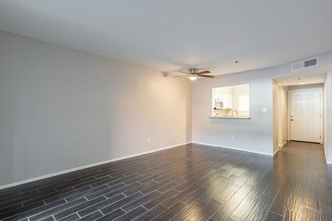 Building Photo - Two Bedrooms in Old Town Scottsdale - Available November 5, 2025!