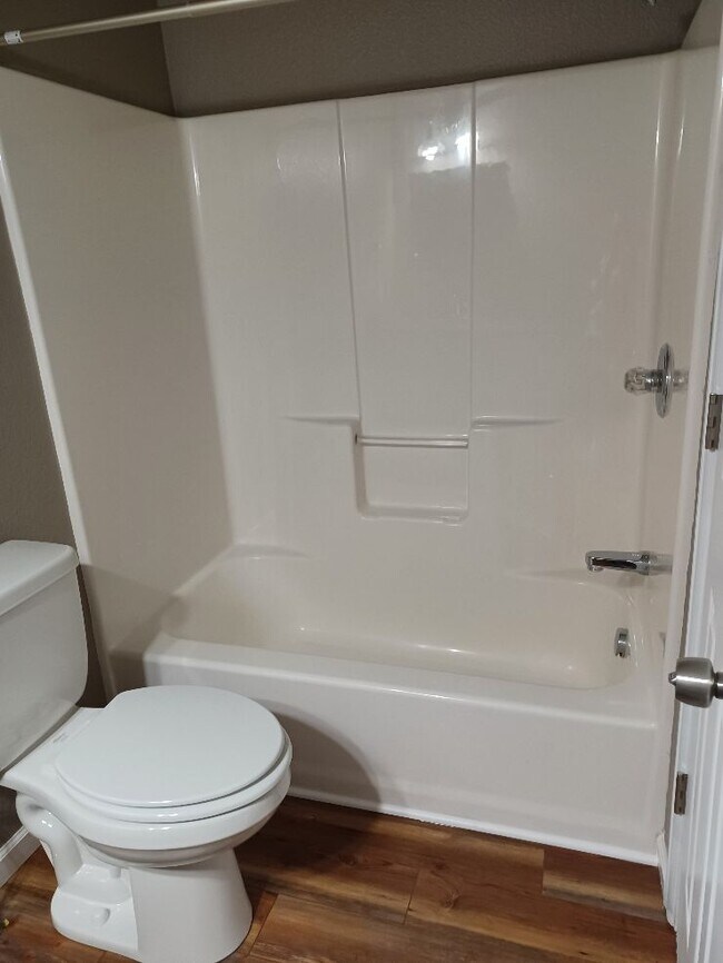 Building Photo - 3200 Rock Point Ct