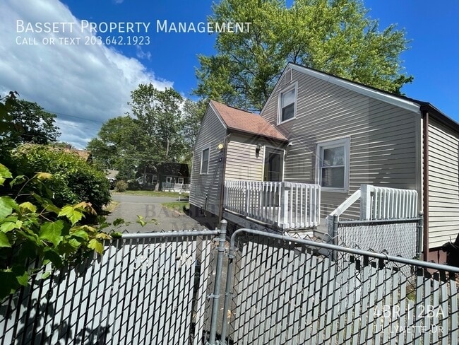 Building Photo - 11 Lynette Dr