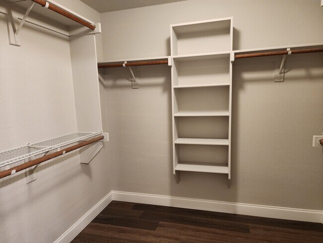 Building Photo - 2827 Saddlebred Trail