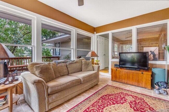 Building Photo - 724 Eventide Dr