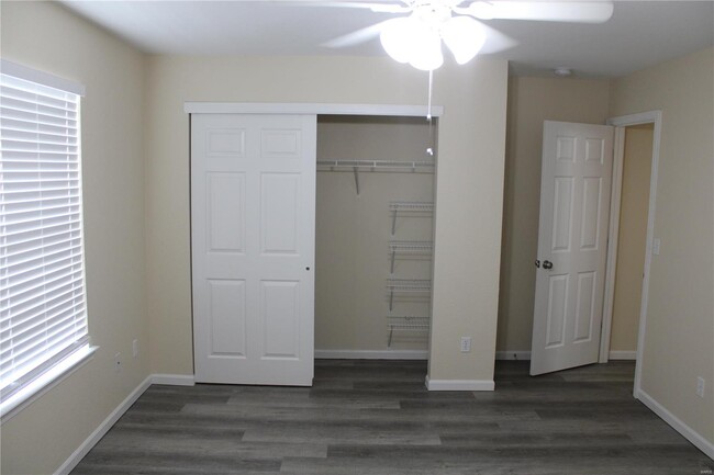 Building Photo - 815 Woodside Creek Dr