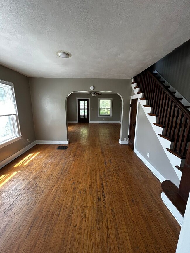 Building Photo - Washington Street Duplex