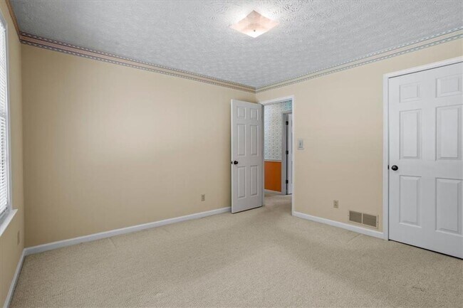 Building Photo - 3929 Lenora Church Rd