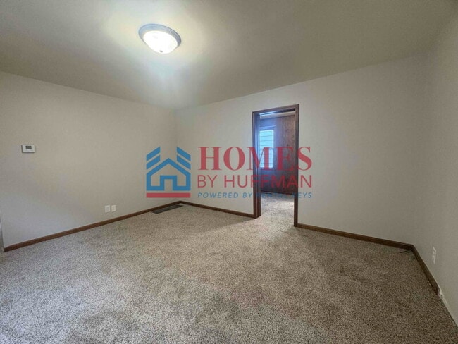 Building Photo - Four Bedroom House | Detached Garage