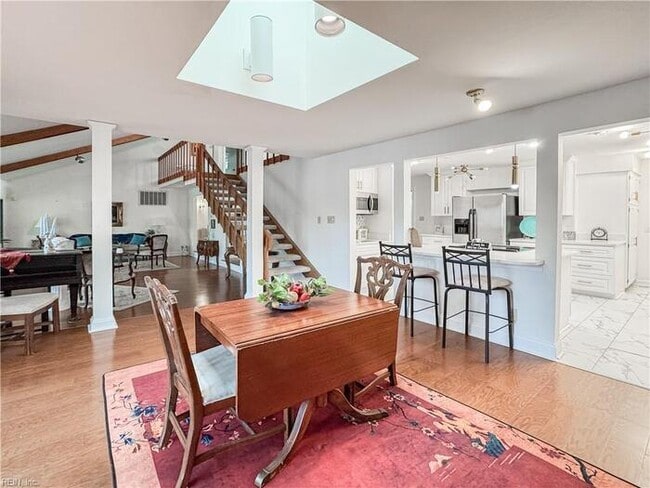 Building Photo - WATERFRONT 5 BEDROOM/4 BATH IN VIRGINIA BEACH! READY FOR RENT!!