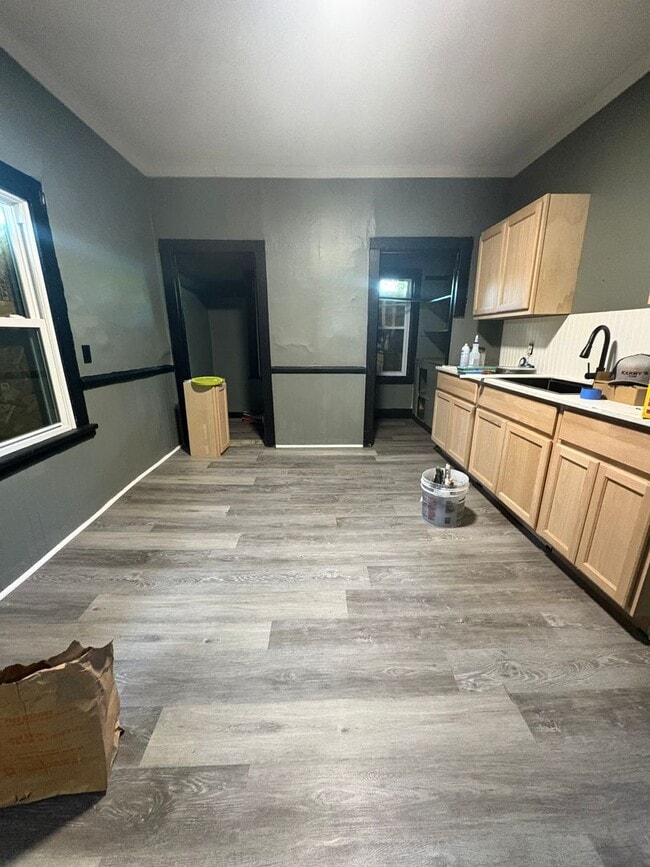 Building Photo - Three Bedroom Single Family Home!