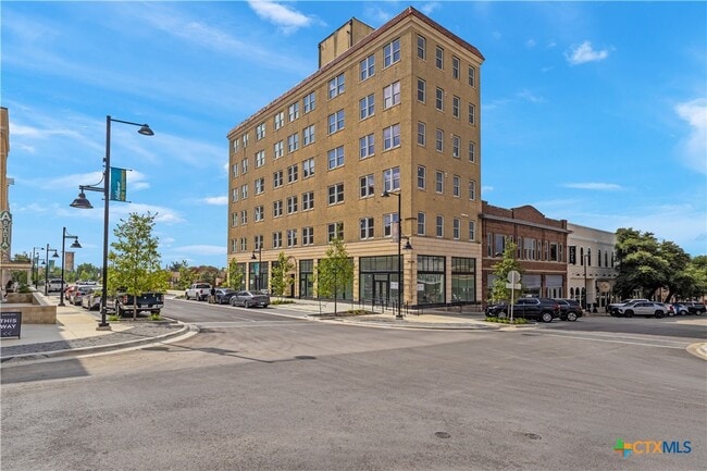 Building Photo - 103 E Central Ave