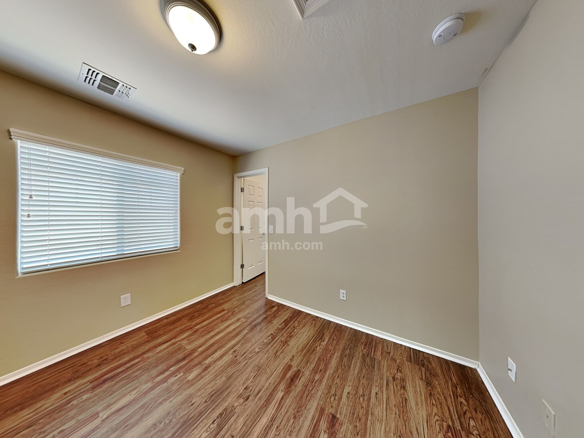 Building Photo - 4748 E Redfield Rd