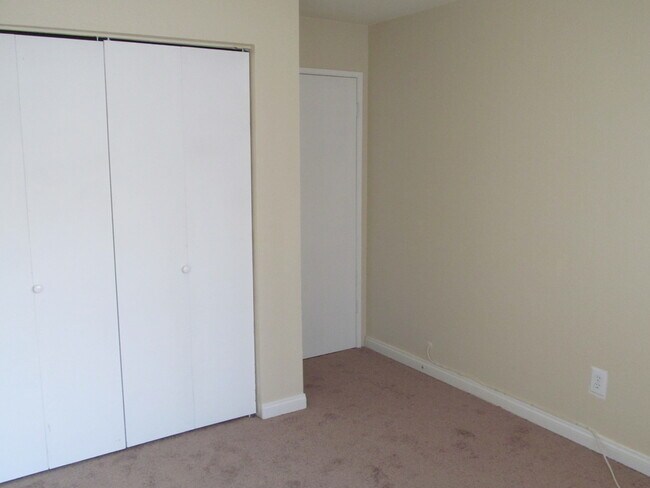 Building Photo - 2+2 VERY NICE APARTMENT AVAILABLE FOR RENT...