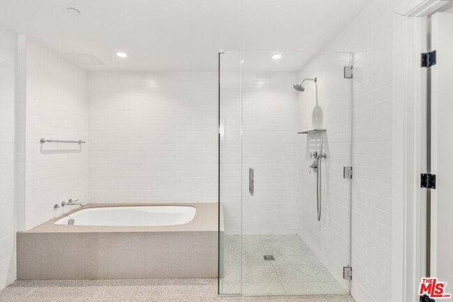 Building Photo - 10777 Wilshire Blvd