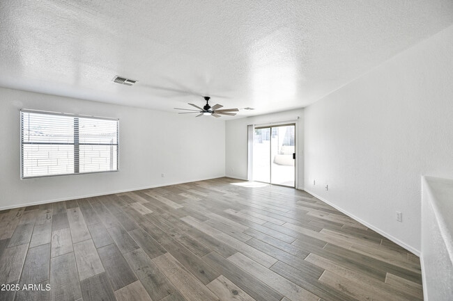 Building Photo - 225 E Gwen St