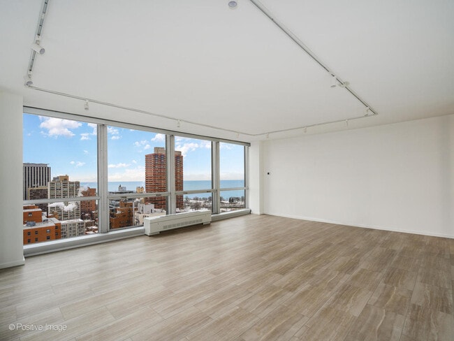 Building Photo - 340 W Diversey Pkwy